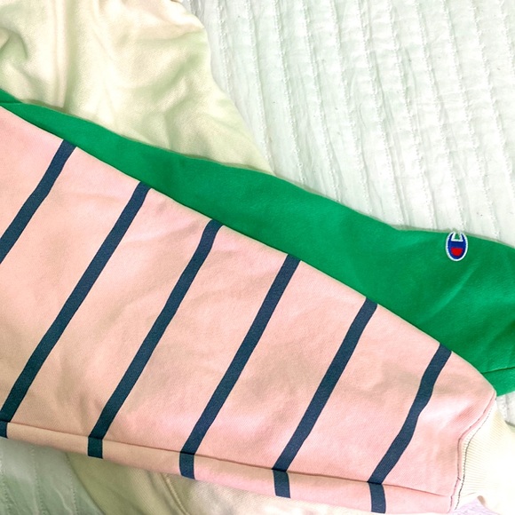 White Champion Reverse Weave Colorblack Pullover Size XS - Picture 3 of 6